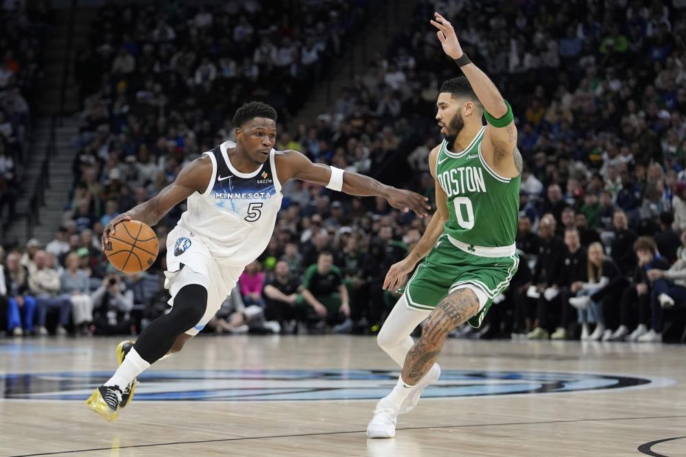 固了他在球 固了他在球